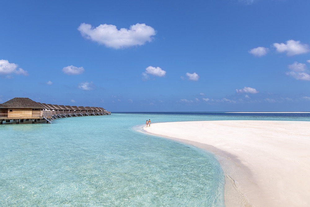 Coco Bar at Hurawalhi Island Resort thumbnail 6